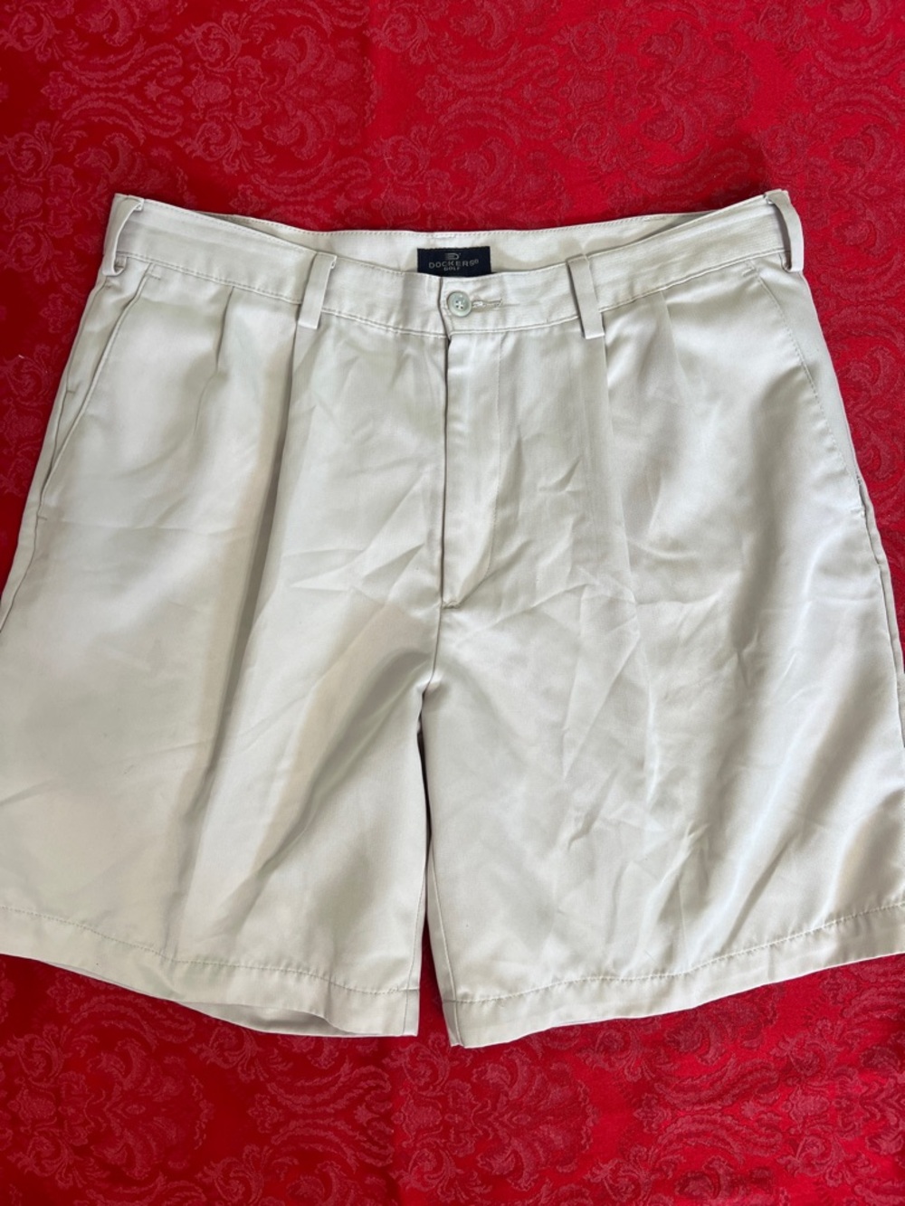Dockers Golf Cream Pleated Shorts Men’s 34 Microfiber Casual Golf Shorts